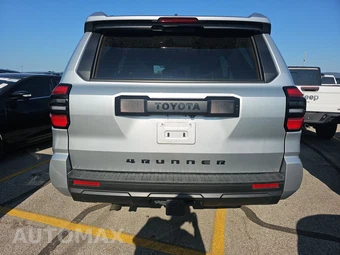 2025 Toyota 4Runner SR5 - miniatura 5