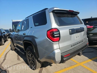 2025 Toyota 4Runner SR5 - miniatura 6