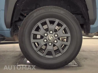 2025 Toyota 4Runner SR5 - miniatura 12