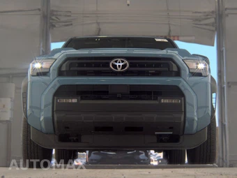 2025 Toyota 4Runner SR5 - miniatura 3