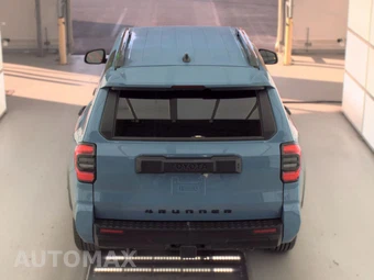 2025 Toyota 4Runner SR5 - miniatura 6