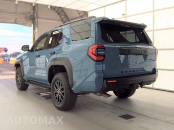 2025 Toyota 4Runner SR5 - miniatura 8