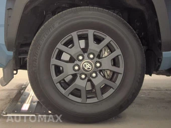 2025 Toyota 4Runner SR5 - miniatura 9