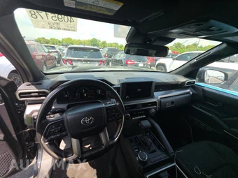 2025 Toyota 4Runner SR5 - miniatura 11