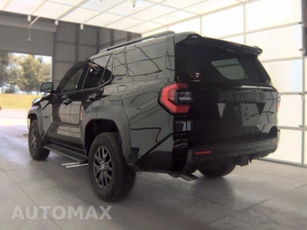 2025 Toyota 4Runner SR5 - miniatura 6