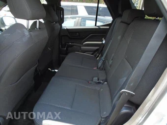 2025 Toyota 4Runner SR5 - miniatura 12