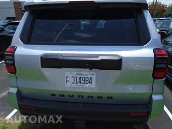 2025 Toyota 4Runner SR5 - miniatura 6