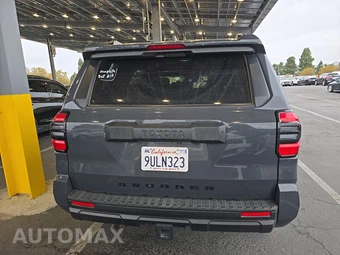 2025 Toyota 4Runner SR5 - miniatura 5