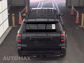 2025 Toyota 4Runner SR5 - miniatura 5
