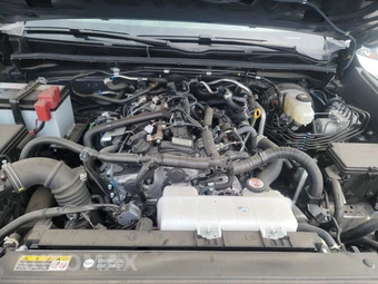 2025 Toyota 4Runner SR5 - miniatura 15