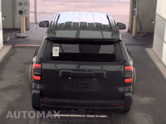 2025 Toyota 4Runner SR5 - miniatura 5