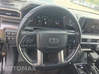 2025 Toyota 4Runner SR5 - miniatura 10