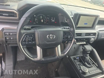 2025 Toyota 4Runner SR5 - miniatura 11