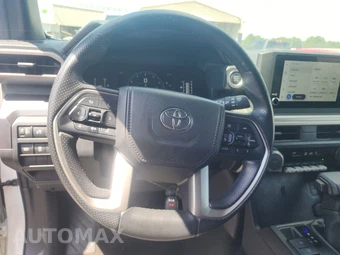 2025 Toyota 4Runner SR5 - miniatura 10