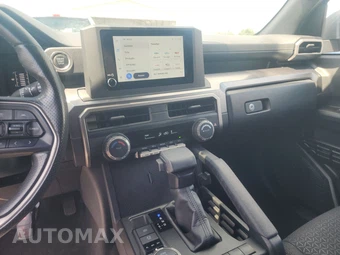 2025 Toyota 4Runner SR5 - miniatura 11
