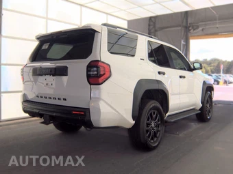2025 Toyota 4Runner SR5 - miniatura 4