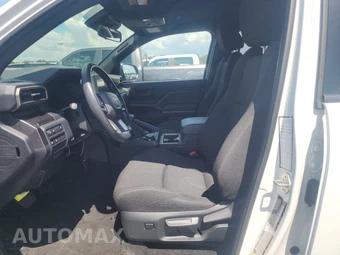 2025 Toyota 4Runner SR5 - miniatura 7