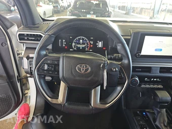 2025 Toyota 4Runner SR5 - miniatura 10