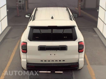 2025 Toyota 4Runner SR5 - miniatura 5