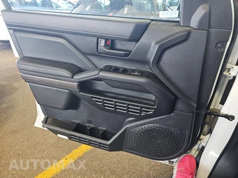 2025 Toyota 4Runner SR5 - miniatura 9