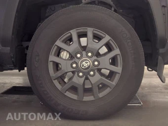 2025 Toyota 4Runner SR5 - miniatura 10