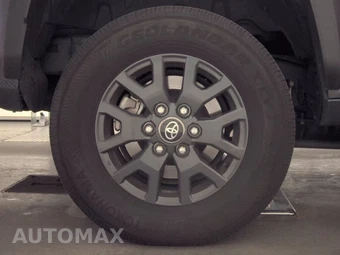 2025 Toyota 4Runner SR5 - miniatura 11