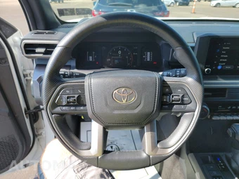 2025 Toyota 4Runner SR5 - miniatura 10