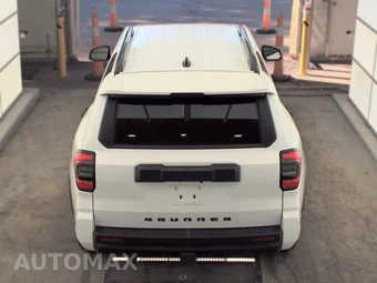 2025 Toyota 4Runner SR5 - miniatura 5