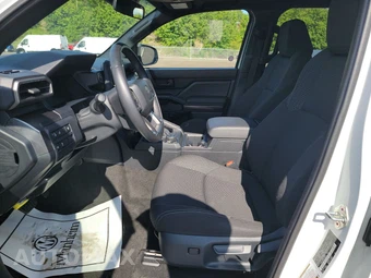 2025 Toyota 4Runner SR5 - miniatura 7