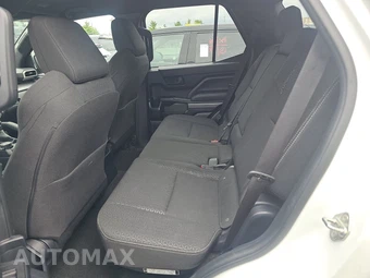 2025 Toyota 4Runner SR5 - miniatura 13