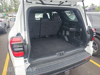 2025 Toyota 4Runner SR5 - miniatura 16