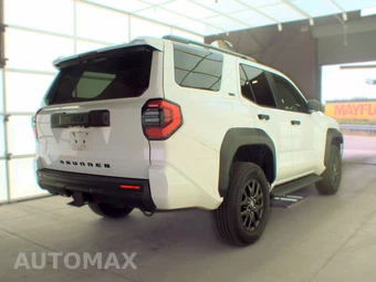 2025 Toyota 4Runner SR5 - miniatura 4