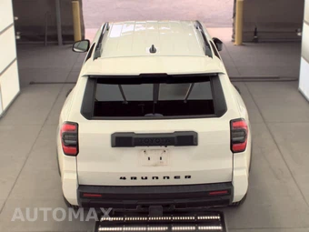 2025 Toyota 4Runner SR5 - miniatura 5