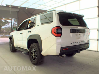 2025 Toyota 4Runner SR5 - miniatura 6