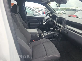 2025 Toyota 4Runner SR5 - miniatura 8