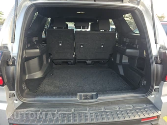 2025 Toyota 4Runner SR5 - miniatura 16