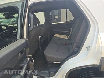 2025 Toyota 4Runner SR5 - miniatura 13