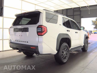 2025 Toyota 4Runner SR5 - miniatura 4