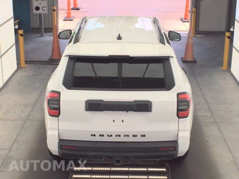 2025 Toyota 4Runner SR5 - miniatura 5