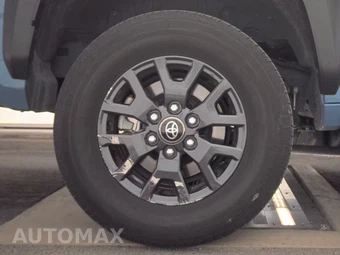 2025 Toyota 4Runner SR5 - miniatura 11