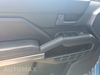 2025 Toyota 4Runner SR5 - miniatura 15