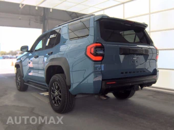 2025 Toyota 4Runner SR5 - miniatura 8