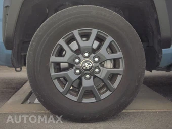2025 Toyota 4Runner SR5 - miniatura 9