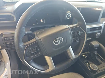 2025 Toyota 4Runner SR5 - miniatura 10