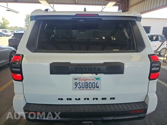 2025 Toyota 4Runner SR5 - miniatura 5