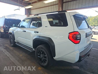 2025 Toyota 4Runner SR5 - miniatura 6