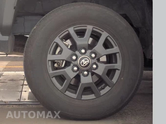 2025 Toyota 4Runner SR5 - miniatura 11