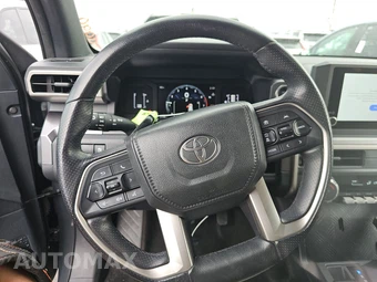 2025 Toyota 4Runner SR5 - miniatura 16