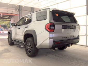 2025 Toyota 4Runner SR5 - miniatura 6