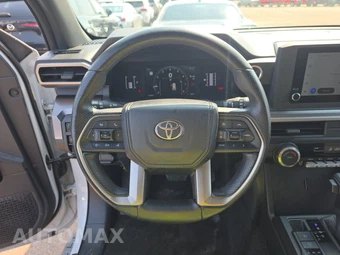 2025 Toyota 4Runner SR5 - miniatura 10